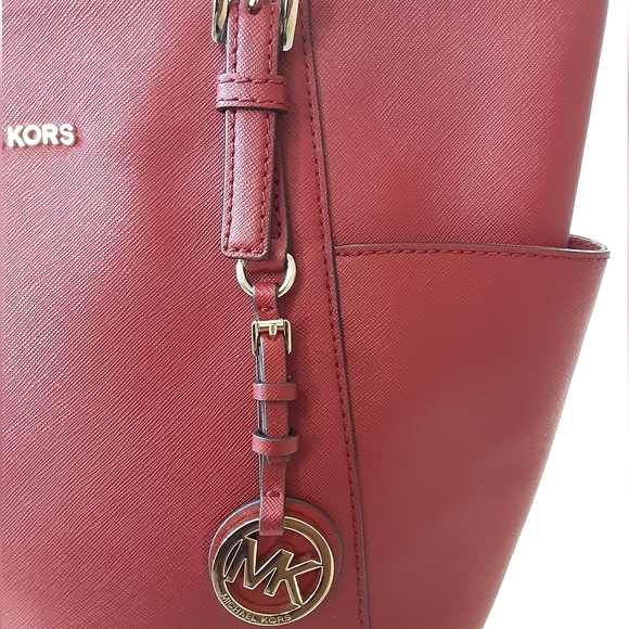 MICHALE KORS Red Jet Set Saffiano Leather Medium Tote - Picture 9 of 14